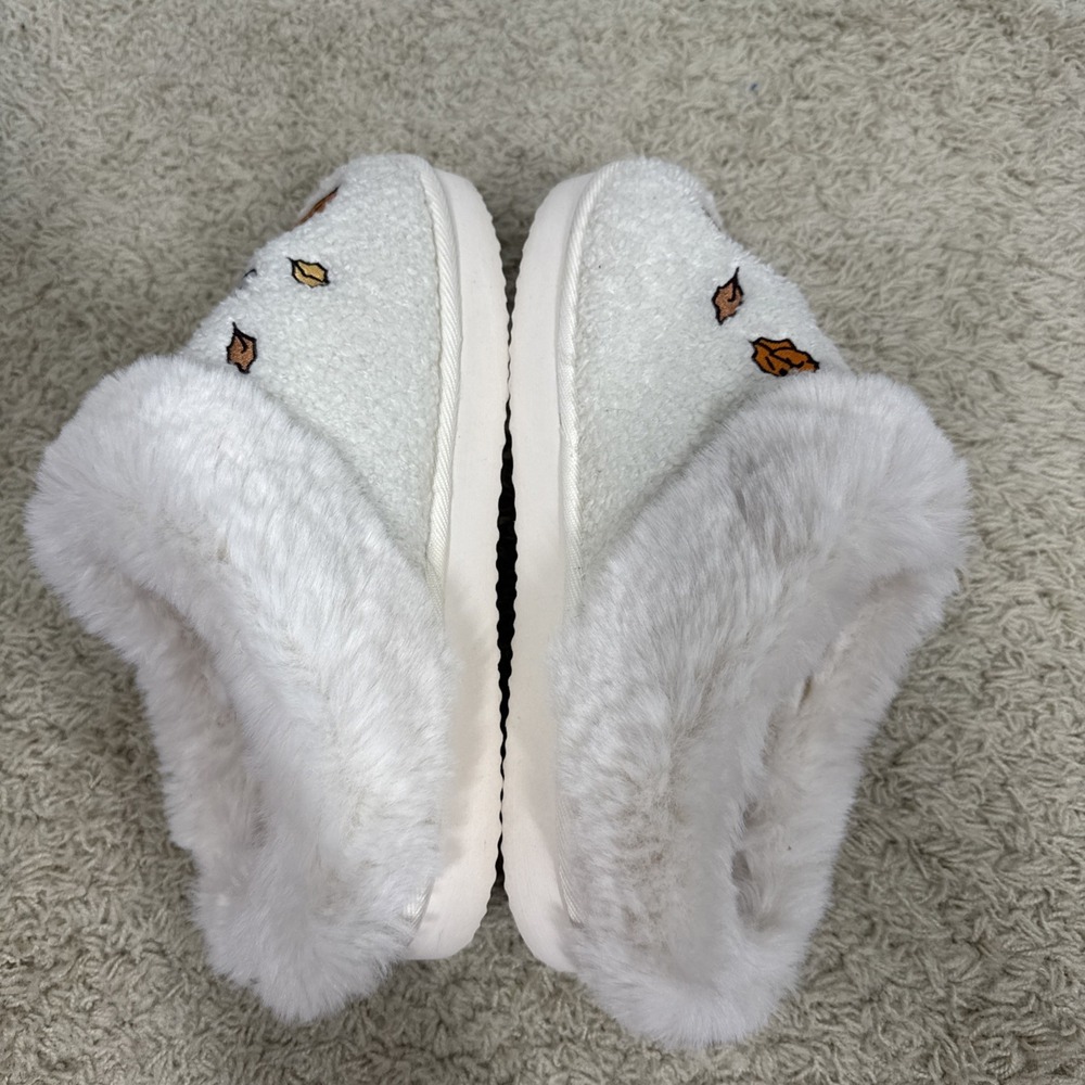 American Eagle Peanuts Snoopy Pumpkin Halloween Slip-On Fuzzy Slippers Size 10 - Picture 8 of 11
